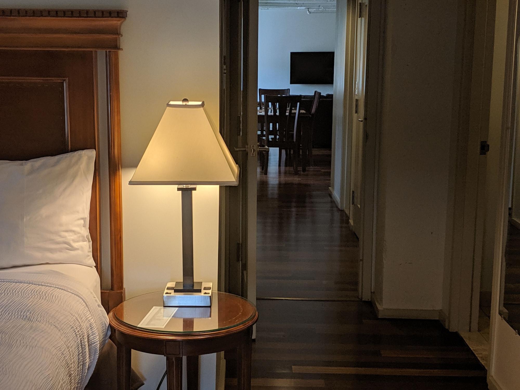 Grand Eastonian Hotel & Suites Easton Dış mekan fotoğraf
